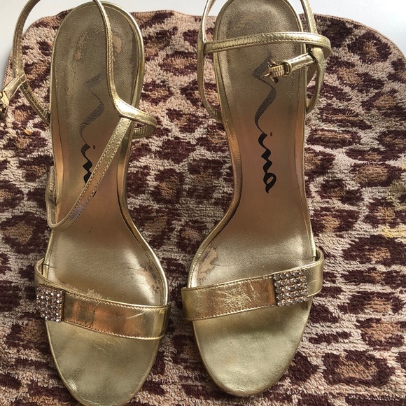 Gold heels - Picture 1 of 4
